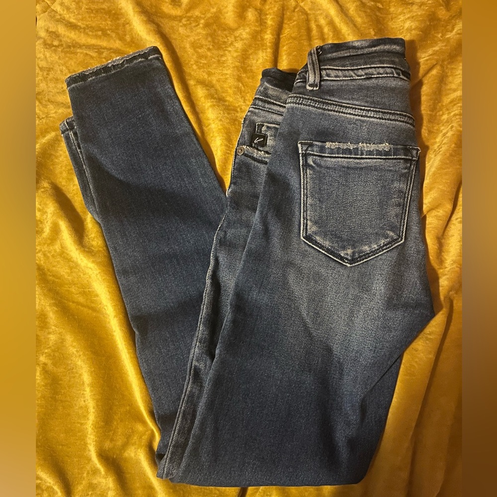 KanCan size 23 skinny jeans